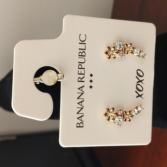 Banana Republic Jewelry - BANANA Republic XOXO Goldtone and Crystal Floral Post Earrings